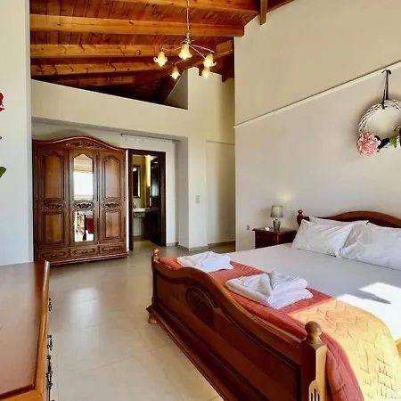 3 Bedroom Villa, Private Pool, Sea Views, Kefalonia Vila *
