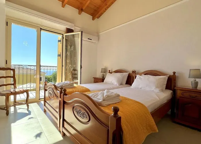 3 Bedroom Villa, Private Pool, Sea Views, Kefalonia *