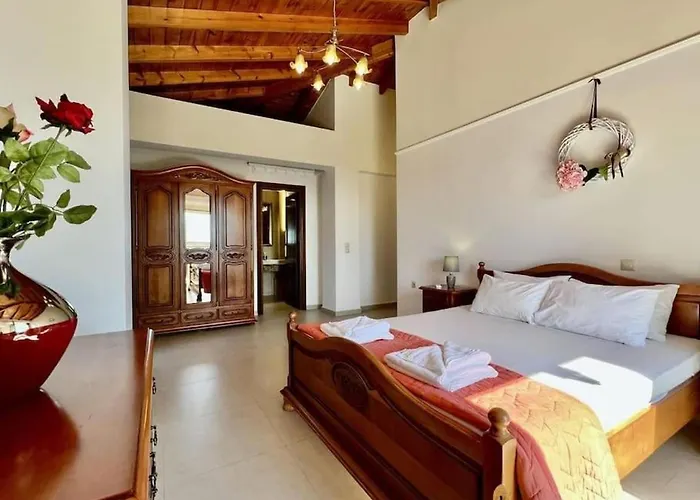 3 Bedroom Villa, Private Pool, Sea Views, Kefalonia Villa *